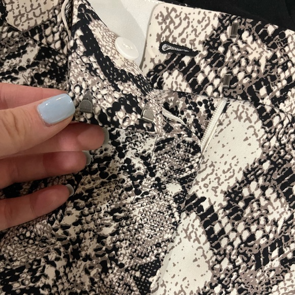 Express snakeskin cargo look pant - Picture 4 of 7